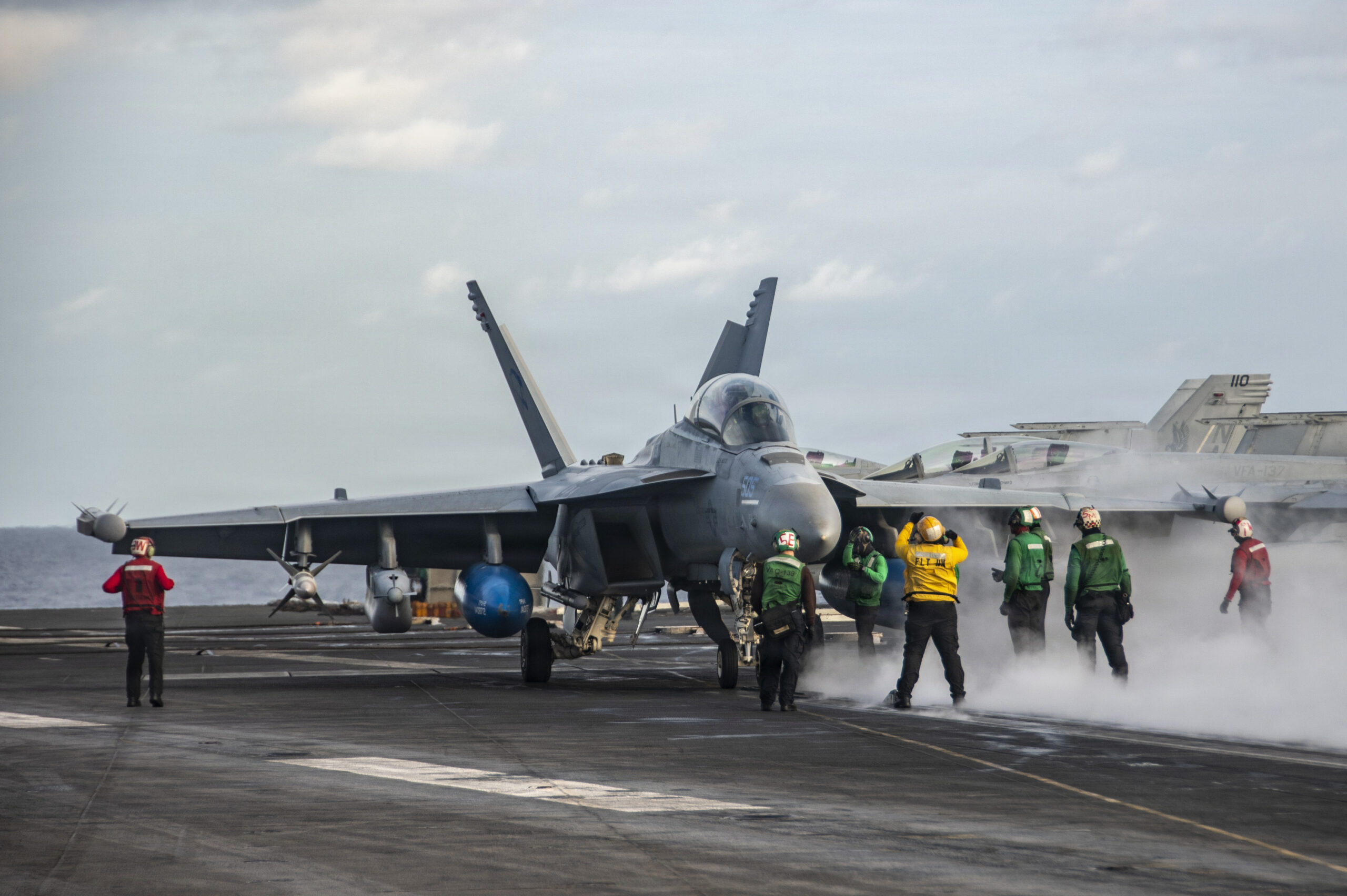 Select Navy reserve aviators eligible for up to $40,000 in annual bonuses