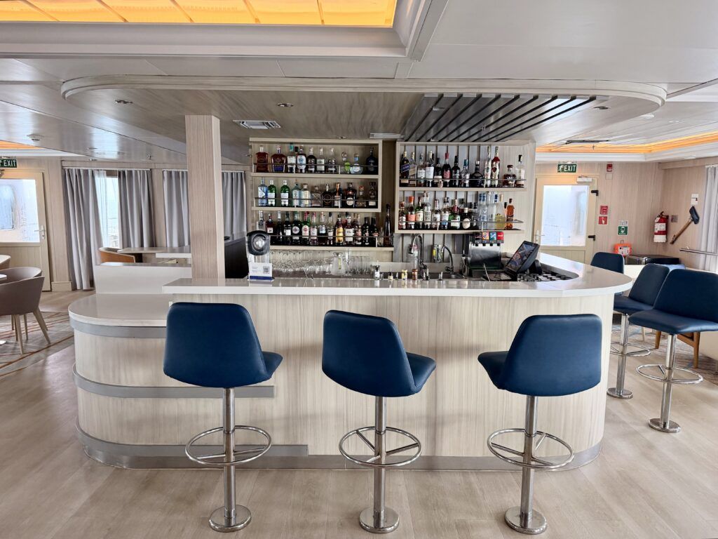 Panorama Bar on Sant Cruz II