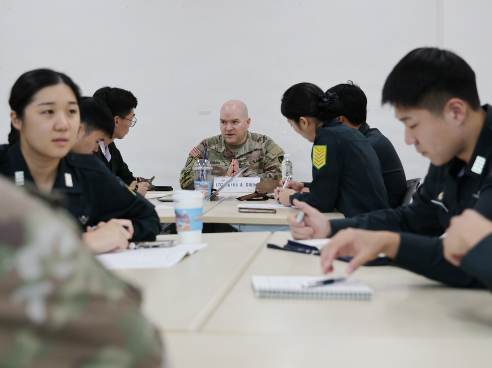 403rd AFSB and KAAY forge future ROK officers together