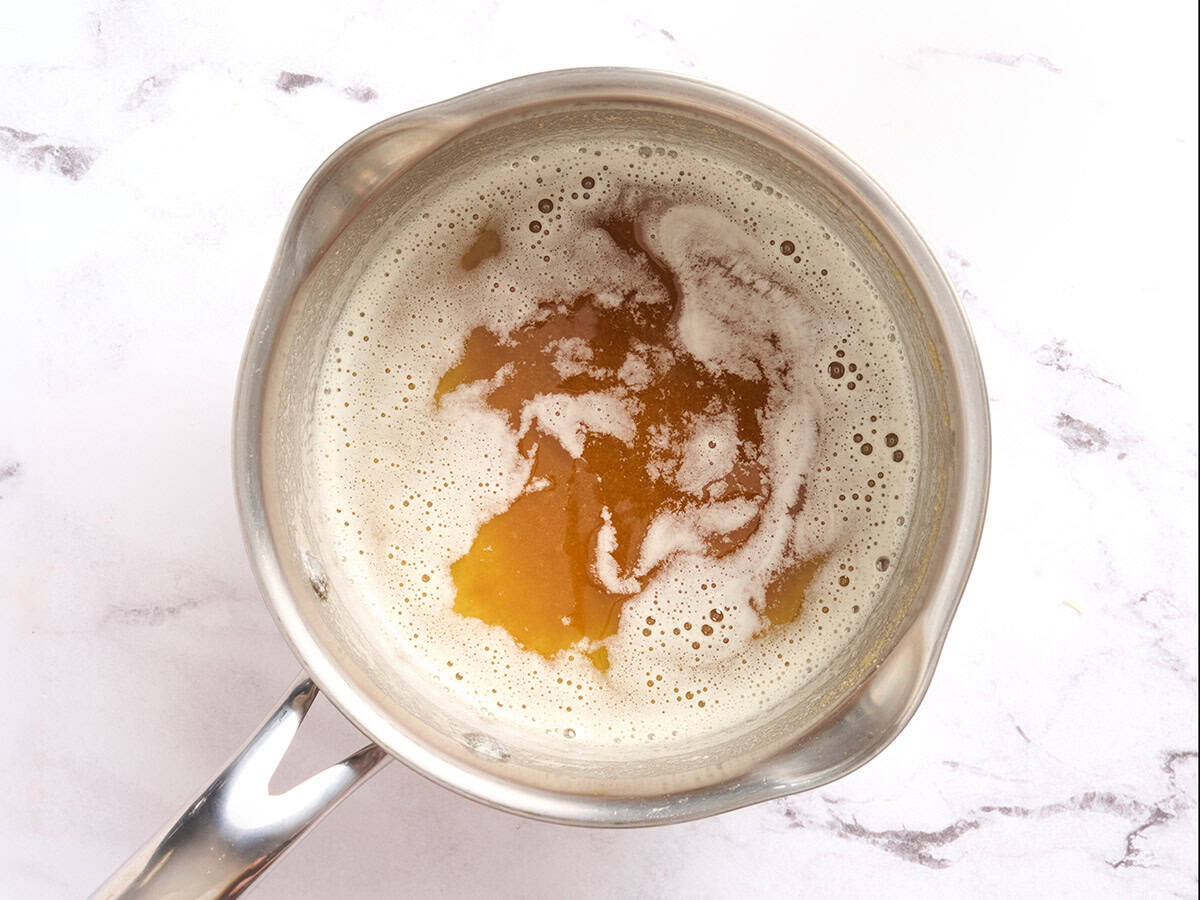 Finished browned butter in a saucepan.