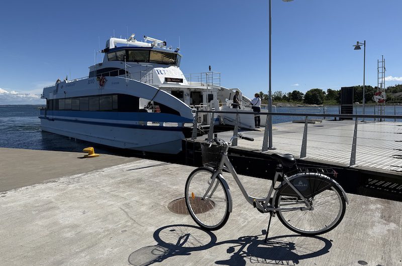 Bikes and ferries make island-hopping easy from Vrångö.