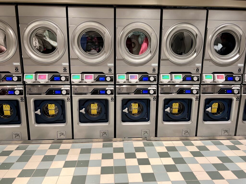 laundry room launderette