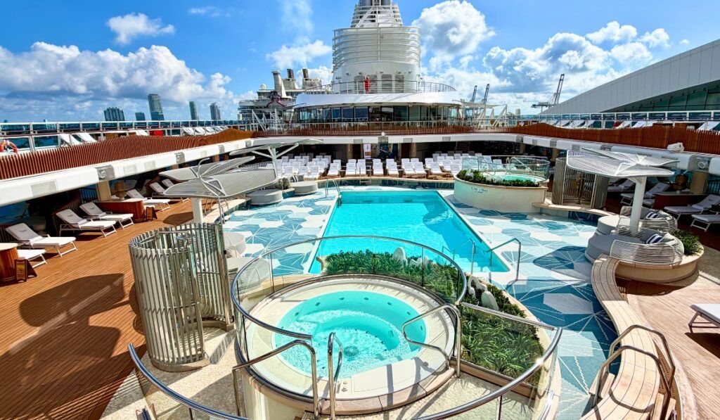 oceania allura pool deck